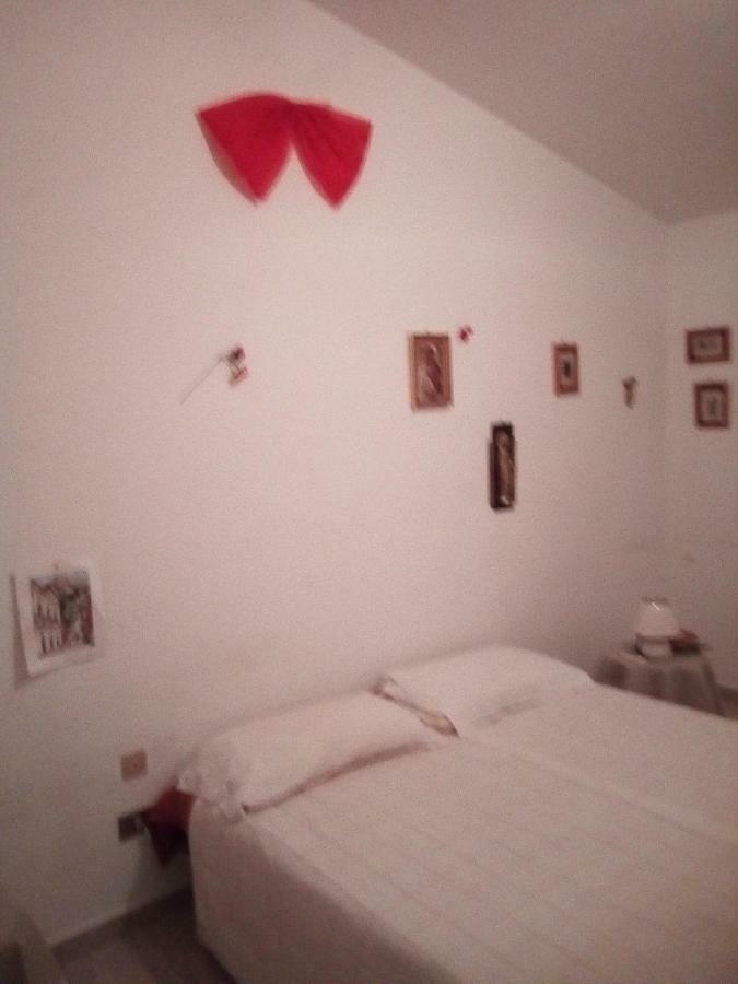 Sperone Hotell Mandra Capreria Eksteriør bilde